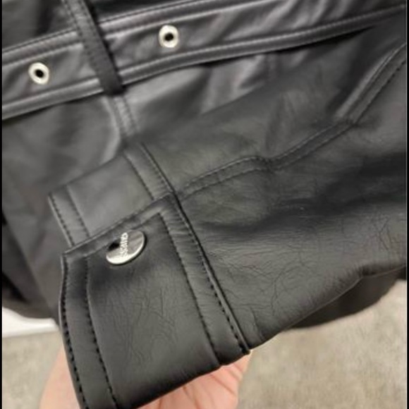 ❌❌SOLD❌❌ Guess leather black jacket - Picture 5 of 5